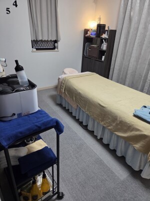 愛知県豊明市のバザルト®導入サロン・Azul Rosa。30代女性の月経痛・経血の状態・婦人科系の持病を抱えながらの妊活に、バザルト®妊活コースの2週間〜1ヶ月に1回・計10回の継続ケアで経血の状態の変化と月経痛の軽減をサポート。