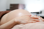 妊娠中の腰痛・むくみ・逆子に圧をかけずに熱で緩めるマタニティケア｜安定期から臨月まで 婦人科医推奨 バザルト® バザルト本部校